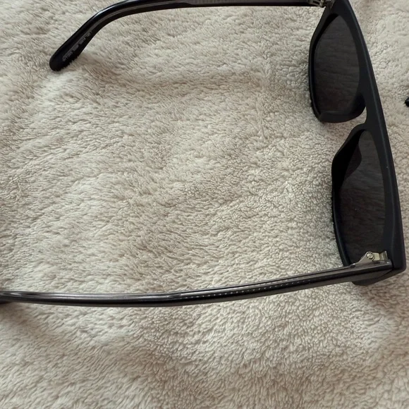 Saint Laurent Matte Black Sunglasses GV 7125/S - Picture 3 of 9